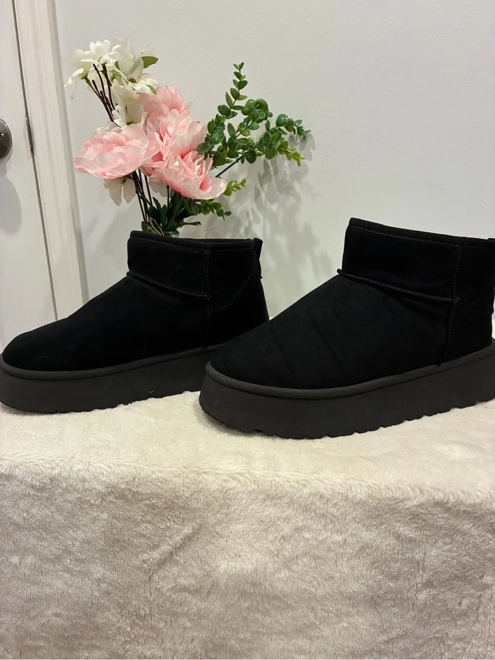 Wild Diva Black Suede-Look Platform Ankle Booties Size 8.5
